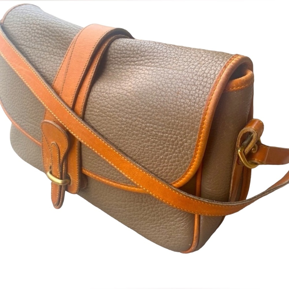 DOONEY AND BOURKE VINTAGE 1992 TAUPE PEBBLED LEATHER CROSSBODY - Picture 2 of 15